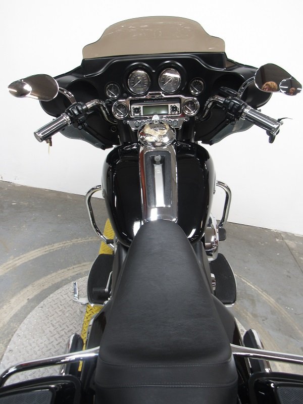 used-2010-harley-ultra-limited-flhtk-U4943-for-sale-in-michigan-back.JPG