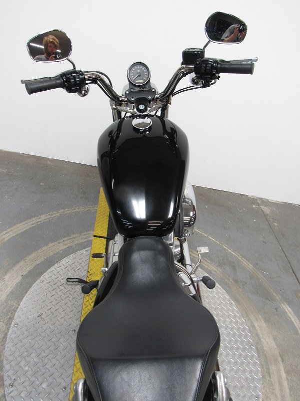 used-2017-harley-sportster-superlow-xl883l-u4861-for-sale-in-michigan-back.JPG