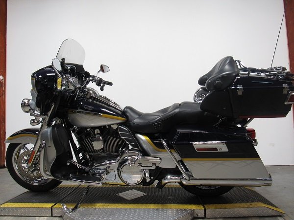 used-2012-harley-screaming-eagle-electra-glide-flhtcuse7-u4937-for-sale-in-michigan-2.JPG