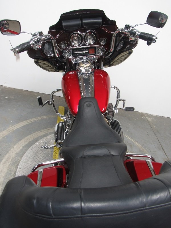 used-2005-harley-screaming-eagle-cvo-electra-glide-flhtcse2-u5001-for-sale-in-michigan-back.JPG