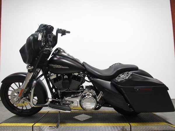 used-2015-harley-street-glide-special-flhxs-u4830-for-sale-in-michigan-2.JPG