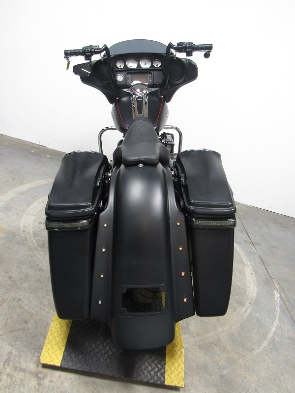 used-2015-harley-street-glide-special-flhxs-u4830-for-sale-in-michigan-back.JPG