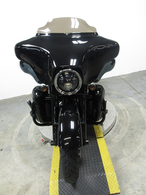 used-2010-harley-street-glide-flhx-u5013-for-sale-in-michigan-front2.JPG