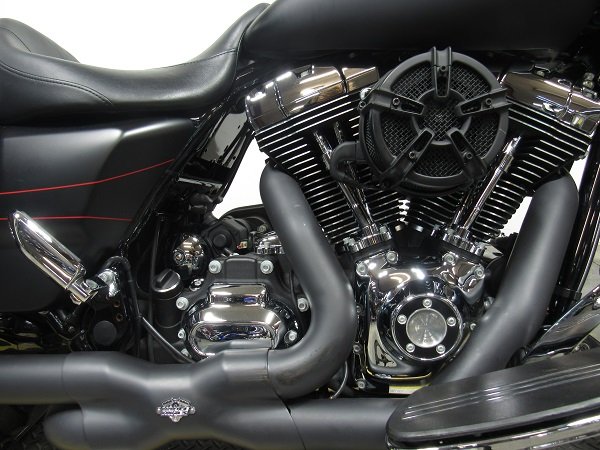 used-2015-harley-road-glide-special-fltrxs-u4940-for-sale-in-michigan-engine.JPG