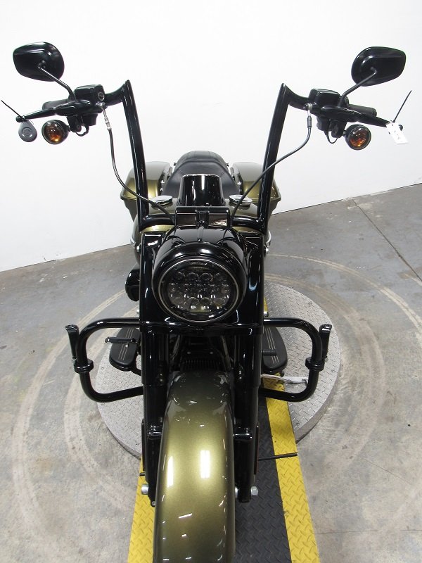 used-2017-harley-road-king-special-flhrxs-u5021-for-sale-in-michigan-front.JPG