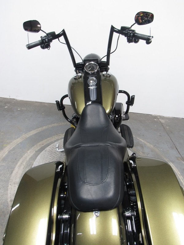 used-2017-harley-road-king-special-flhrxs-u5021-for-sale-in-michigan-back.JPG