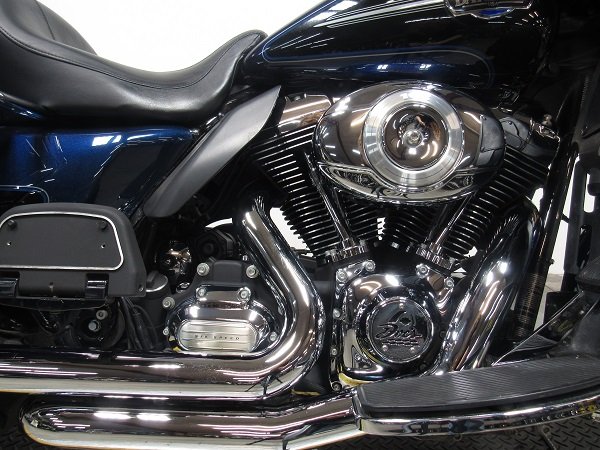 used-2013-harley-ultra-classic-flhtcu-u4995-for-sale-in-michigan-engine.JPG