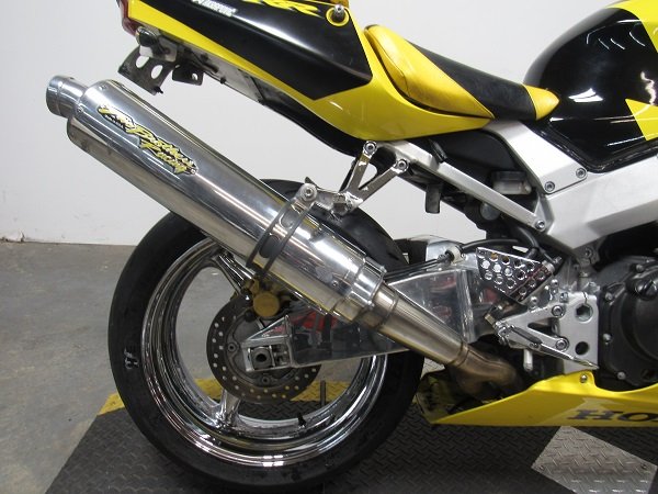 used-2001-honda-cbr929rr-u4946-for-sale-in-michigan-exhaust.JPG
