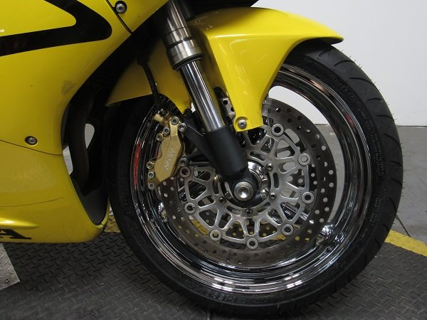 used-2001-honda-cbr929rr-u4946-for-sale-in-michigan-wheel.JPG