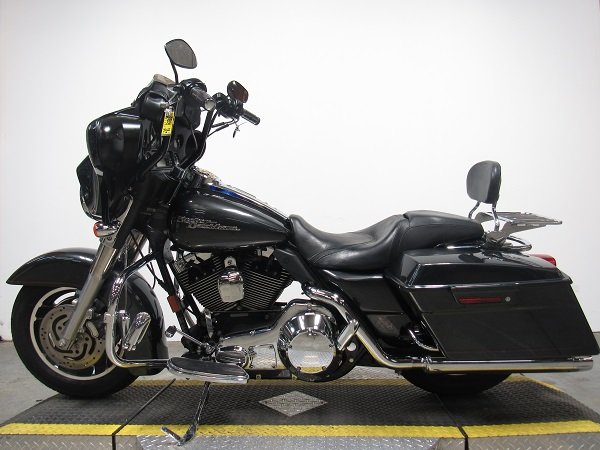 used-2006-harley-street-glide-flhxi-u4968-for-sale-in-michigan-2.JPG