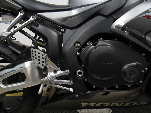 used-2006-honda-cbr1000rr-u5007-for-sale-in-michigan-engine.JPG