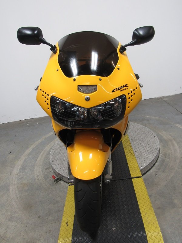 used-1998-honda-cbr900rr-u4956-for-sale-in-michigan-front2.JPG