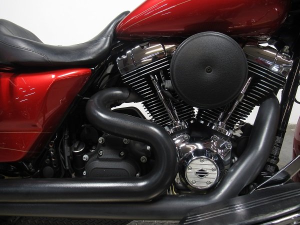 used-2013-harley-road-glide-custom-fltrx-u4978-for-sale-in-michigan-engine.JPG