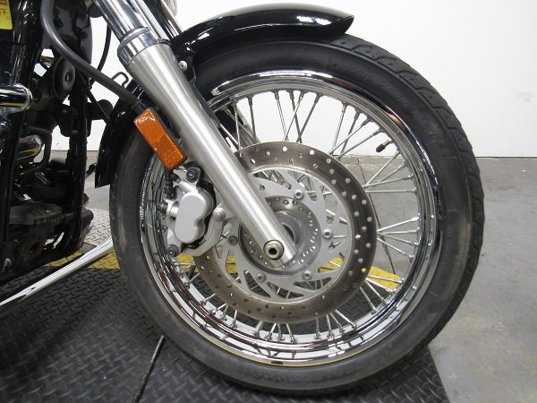 used-2011-yamaha-vstar-650-u4928-for-sale-in-michigan-wheel.JPG