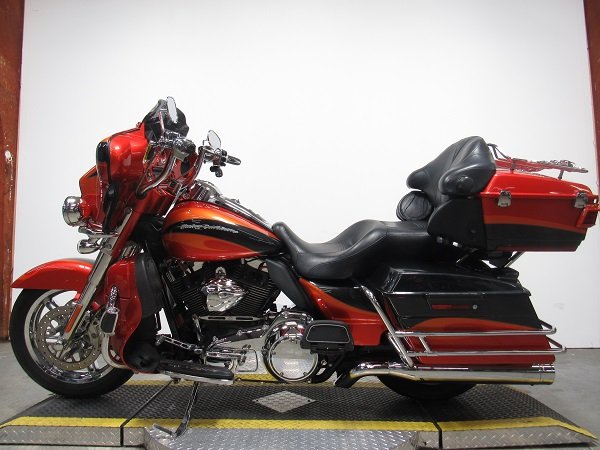 used-2013-harley-screaming-eagle-electra-glide-flhtcuse8-u5022-for-sale-in-michigan-2.JPG