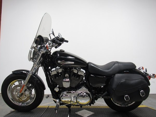 used-2011-harley-sportster-xl1200c-u4979-for-sale-in-michigan-2.JPG