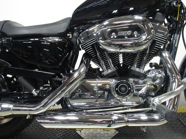 used-2006-harley-sportster-superlow-xl1200l-u4844-for-sale-in-michigan-engine.JPG