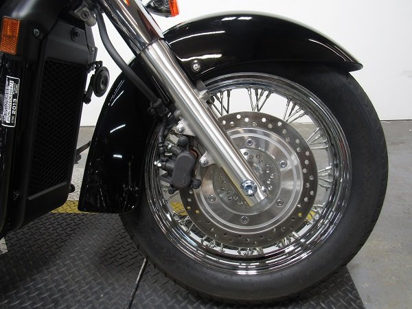 used-2013-kawasaki-shadow-750-aero-vt750ca0-u4958-for-sale-in-michigan-wheel.JPG