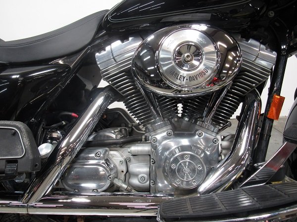 used-2005-harley-electra-glide-flhti-u4891-for-sale-in-michigan-engine.JPG