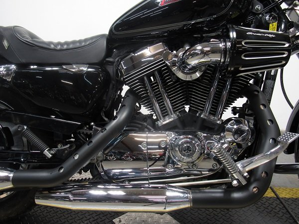 used-2009-harley-sportster-xl1200c-u4888-for-sale-in-michigan-engine.JPG