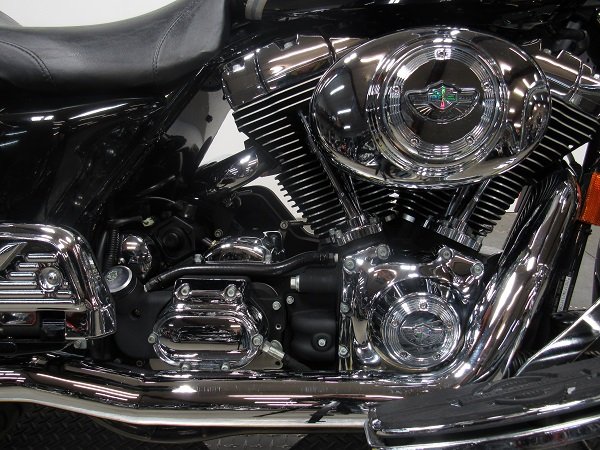 used-2003-harley-road-king-100th-anniversary-flhri-u5025-for-sale-in-michigan-engine.JPG