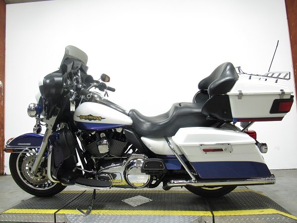 used-2010-harley-ultra-limited-electra-glide-flhtk-u4976-for-sale-in-michigan-2.JPG