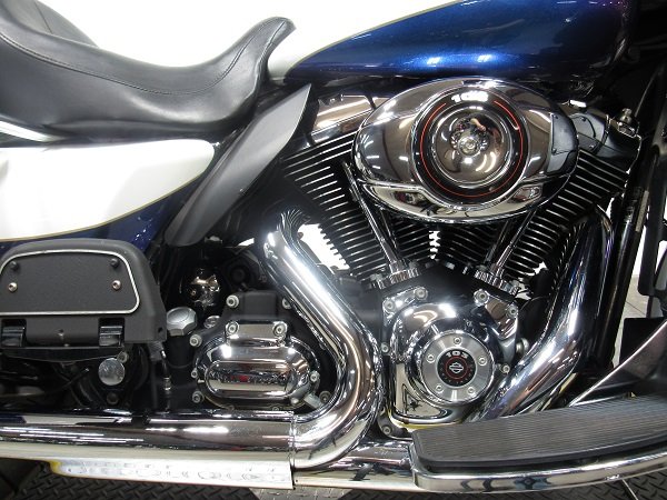 used-2010-harley-ultra-limited-electra-glide-flhtk-u4976-for-sale-in-michigan-engine.JPG