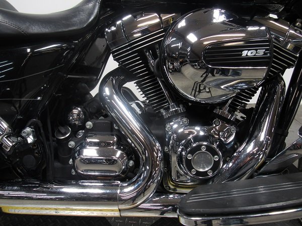 used-2014-harley-street-glide-special-flhxs-u4964-for-sale-in-michigan-engine.JPG