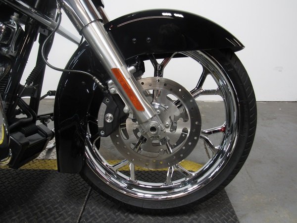 used-2013-harley-street-glide-flhx-u5056-for-sale-in-michigan-wheel.JPG