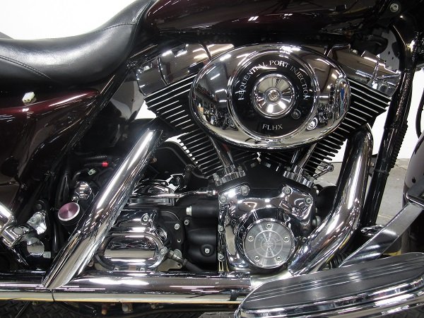 used-2006-harley-street-glide-flhxi-u5063-for-sale-in-michigan-engine.JPG