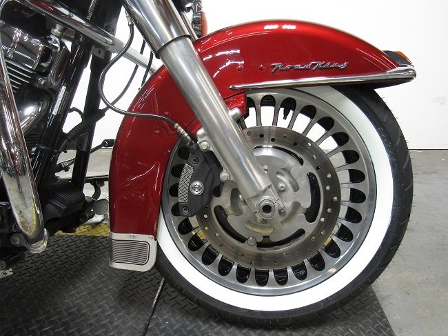 used-2009-harley-davidson-road-king-flhr-u5065-wheel.JPG