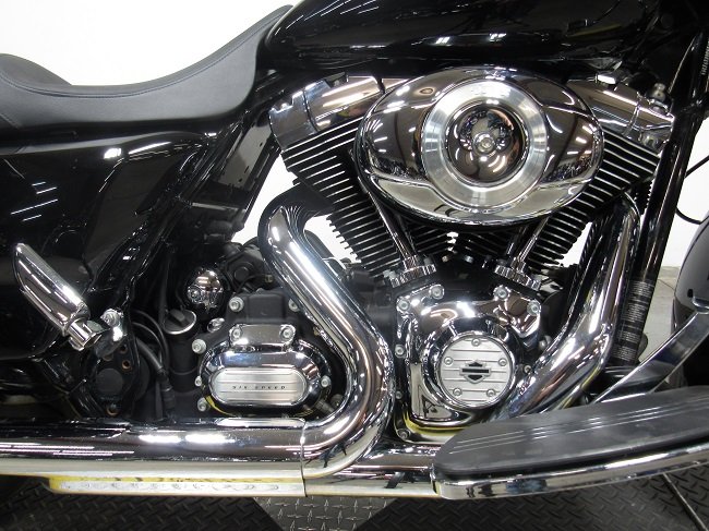 used-2013-harley-davidson-street-glide-flhx-u5060-engine.JPG