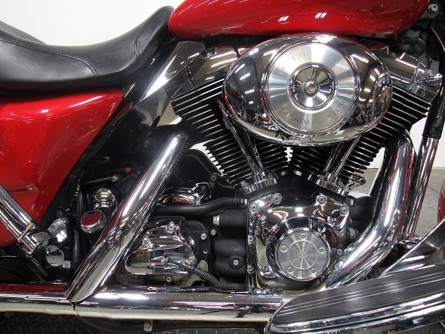 Used-2004-harley-davidson-road-king-flhrs-u5055-engine.JPG