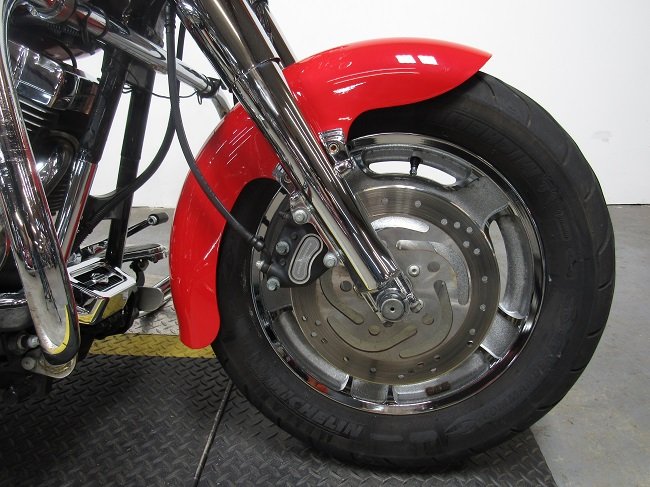 Used-2004-harley-davidson-road-king-flhrs-u5055-wheel.JPG