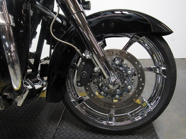used-2012-harley-street-glide-screaming-eagle-flhxse3-u4970-for-sale-in-michigan-wheel.JPG