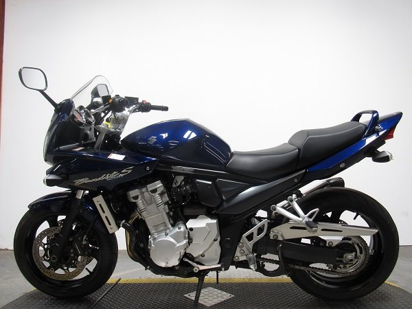 used-2009-suzuki-bandit-gsf1250sk9-u5043-for-sale-in-michigan-2.JPG