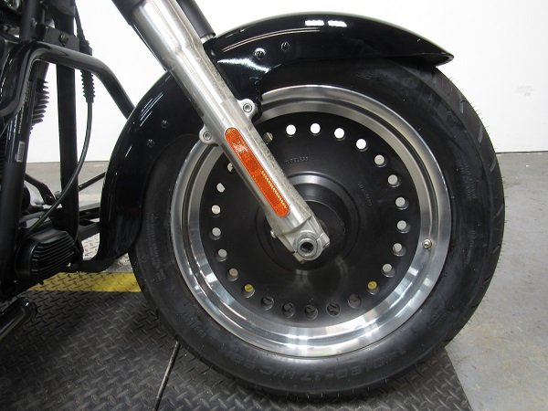 used-2012-harley-fat-boy-low-flstfb-u5015-for-sale-in-michigan-wheel.JPG