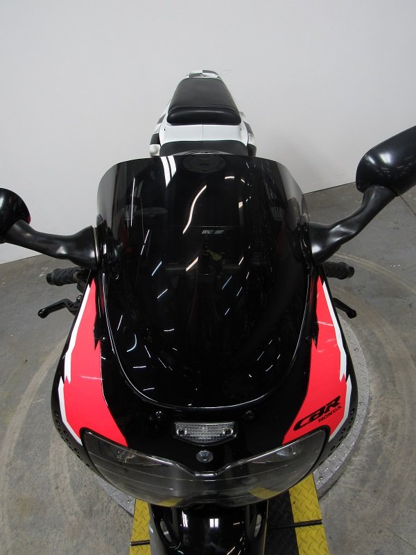 used-1996-honda-cbr900rrt-for-sale-in-michigan-front.JPG