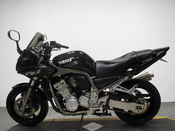 used-2001-yamaha-fzs10-u5078-for-sale-in-michigan-2.JPG