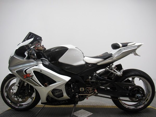 used-2007-suzuki-gsxr1000k7-u4952-for-sale-in-michigan-2.JPG