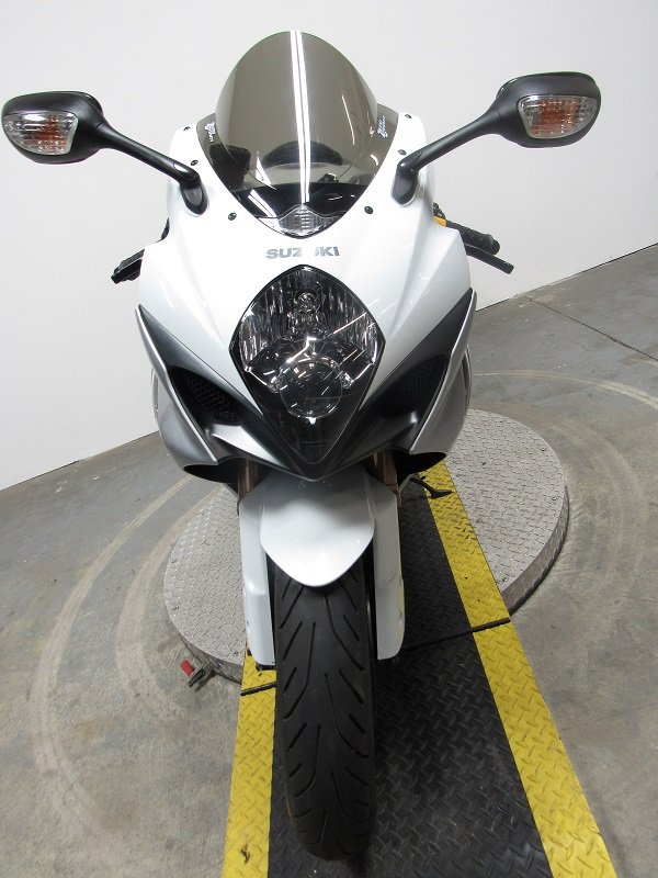 used-2008-suzuki-gsxr1000k8-u5037-for-sale-in-michigan-front.JPG used-2008-suzuki-gsxr1000k8-u5037-for-sale-in-michigan-front.JPG