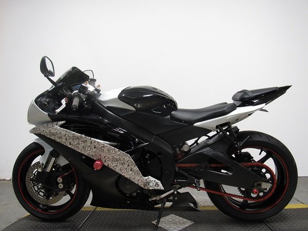 used-2012-yamaha-yzfr6-u5011-for-sale-in-michigan-2.JPG