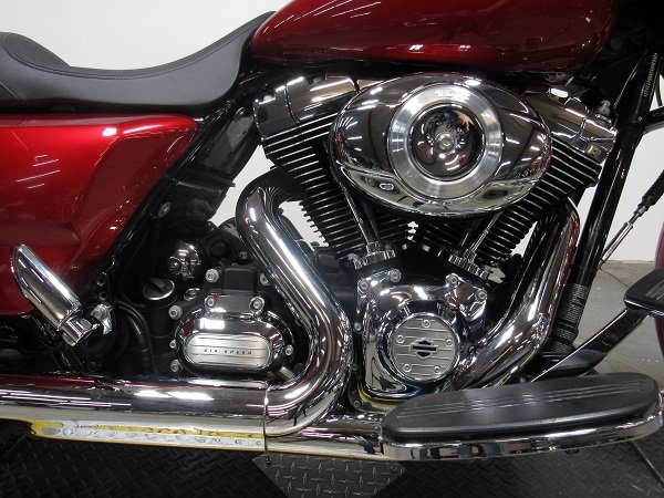 used-2013-harley-street-glide-flhx-u5058-for-sale-in-michigan-engine.JPG