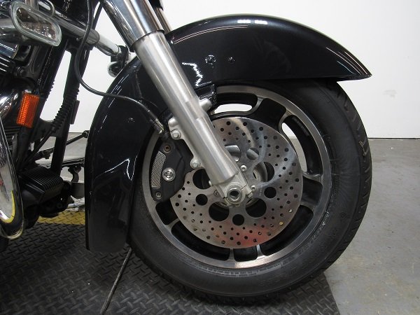 used-2008-harley-street-glide-flhx-u4993-for-sale-in-michigan-wheel.JPG