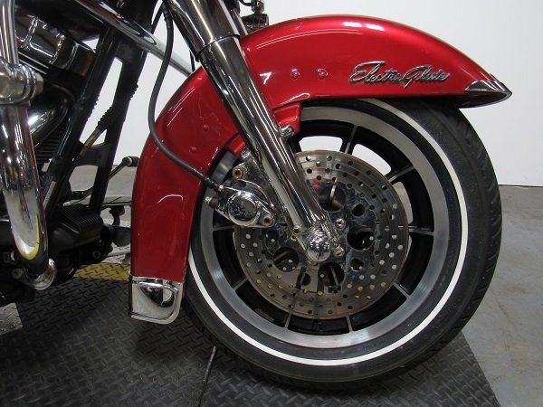 used-1999-harley-electra-glide-flhtcu-u5031-for-sale-in-michigan-wheel.JPG