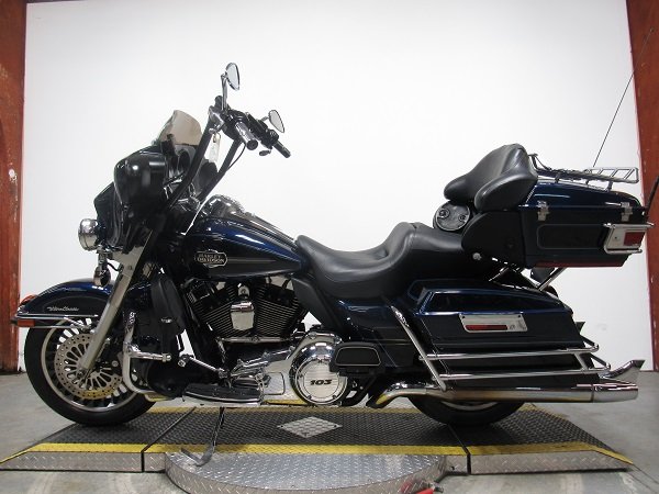 used-2012-harley-ultra-classic-flhtcu-u5057-for-sale-in-michigan-3.JPG