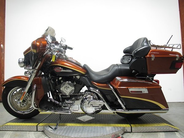 used-2008-harley-electra-glide-105th-anniversary-flhtcu-u5062-for-sale-in-michigan-3.JPG