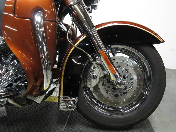 used-2008-harley-electra-glide-105th-anniversary-flhtcu-u5062-for-sale-in-michigan-wheel.JPG