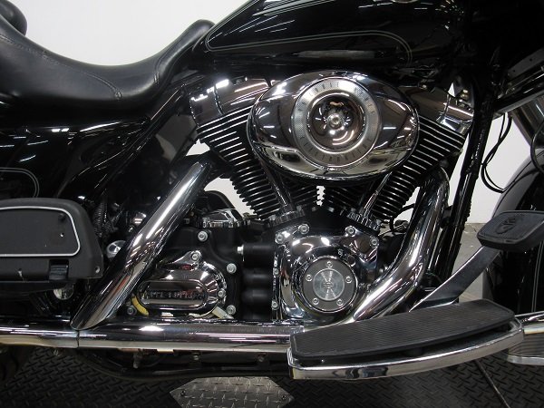 used-2008-harley-electra-glide-ultra-classic-flhtcu-u5052-for-sale-in-michigan-engine.JPG