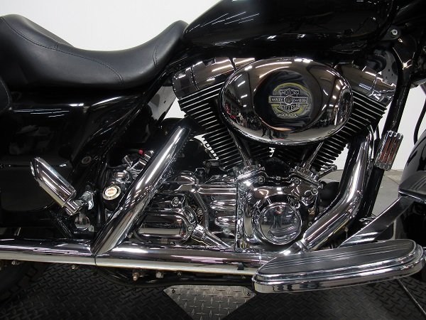 used-2005-harley-road-king-flhrsi-u5070-for-sale-in-michigan-engine.JPG